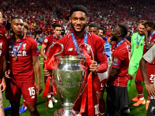 ¡Junto a los grandes! Choco Lozano firma un nuevo contrato con empresa donde está rodeado de estrellas