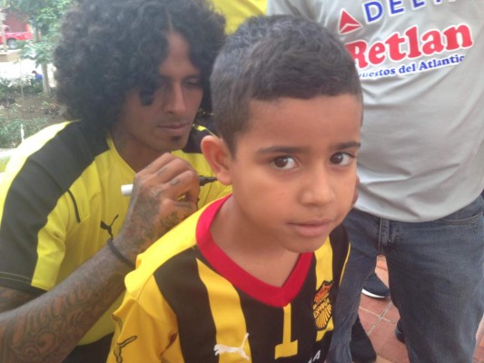 ¡Ejemplar! Olimpia y Platense realizan labor social antes de juegos de Copa Presidente