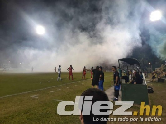 No se vio en TV: La frustración de Troglio por la segunda derrota de Olimpia y la locura en el Excélsior