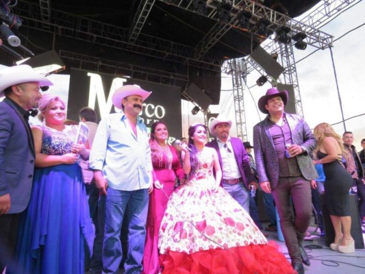 Los increíbles regalos que recibió Rubí en su fiesta de 15 años