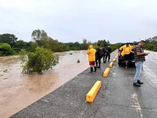 ¡Inundaciones, evacuaciones y rescates! Huracán Eta descarga su furia en territorio hondureño