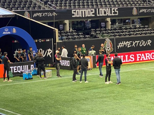 ¡Selfie, masaje y el camerino de la 'H'! Así fue reconocimiento de cancha de Honduras y México en Atlanta
