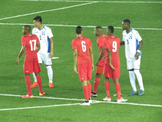 Sub-20 de Honduras clasifica invicto al empatar ante Panamá y les complica la vida