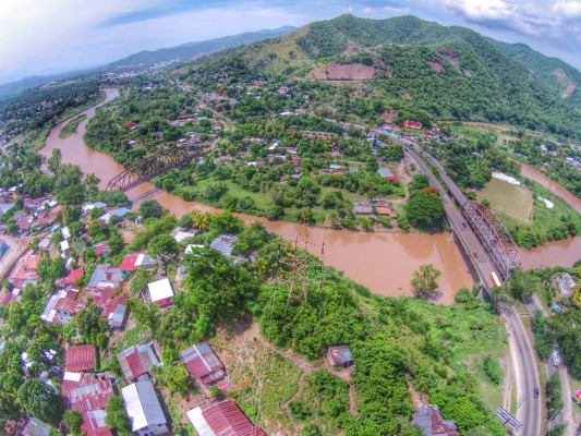 San Pedro Sula vista desde el aire con un drone