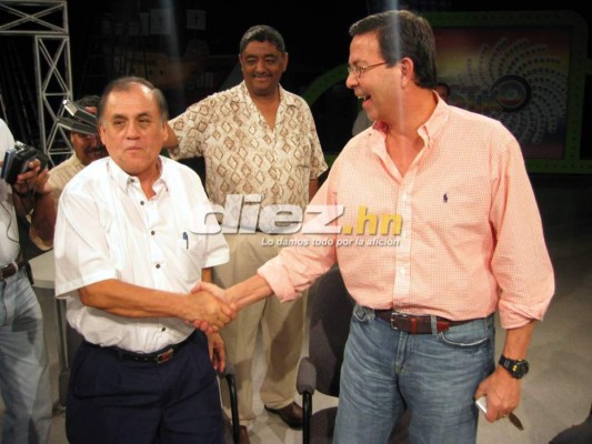 Técnico y ser humano ejemplar: Las 20 fotografías imborrables de 'Chelato' Uclés en su paso por el fútbol