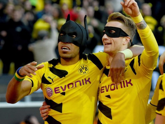 ¡Black Panther, Spider-Man y Batman! Ellos han festejado un gol con una máscara