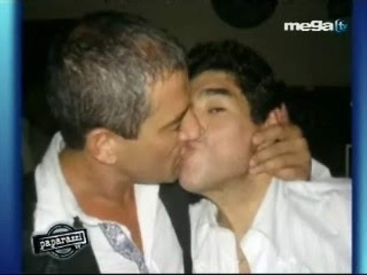 En fotos inéditas: Los besos más recordados de Diego Maradona ¡Hasta con Maluma! &nbsp;&nbsp;