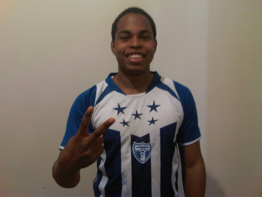 Hondureños por el mundo vibrando por la Bicolor