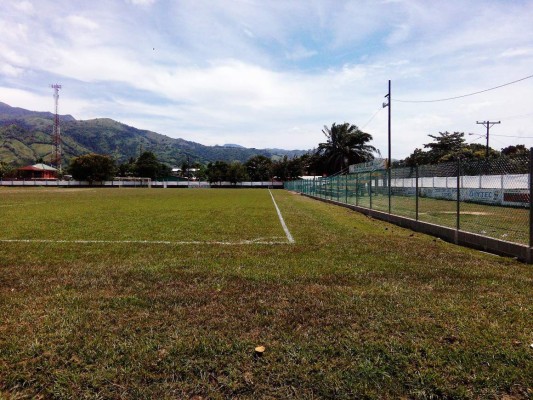 Así son las canchas donde se juega el Ascenso en el norte de Honduras