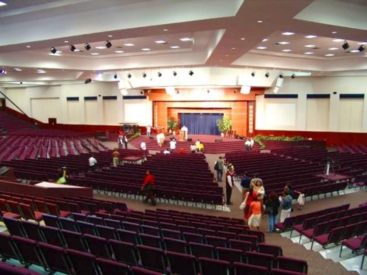 Cash Luna: Conoce sus increíbles lujos y su mega iglesia de $45 millones