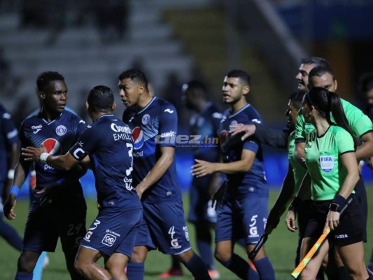 Afición reprende a Marathón; el irrespeto a Carlos Tábora y el descontrol de Obed Enamorado