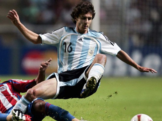 Grandes futbolistas que se retiraron a causa de las lesiones