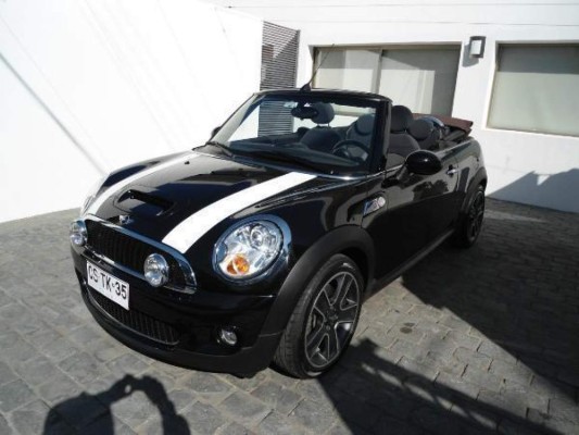 ¿Cuántos tiene? La descomunal colección de carros de Lionel Messi