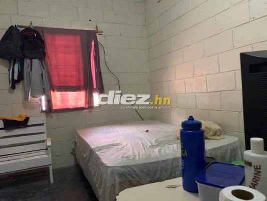 El cocinero, los tacos al sol y sin lujos: los futbolistas del Victoria que viven fuera de excentricidades en la sede