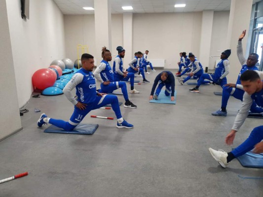 Bajo temperaturas gélidas y con buen ánimo, Selección de Honduras realizó su primer entrenamiento en Bielorrusia