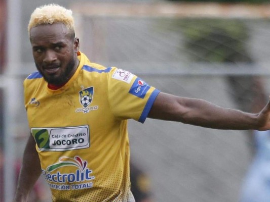 Fichajes: Gullit Peña es esperado como estrella en El Salvador; Lavolpe es candidato en el Herediano