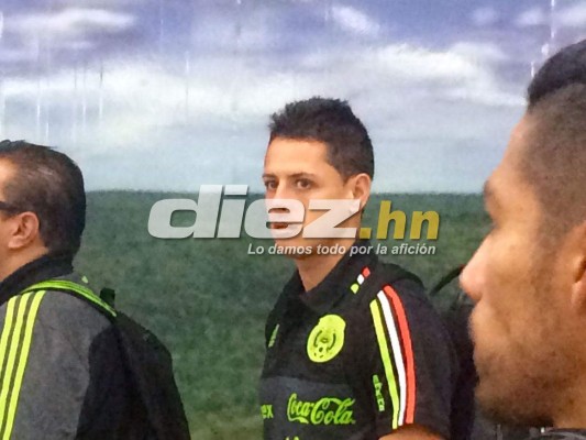 EN FOTOS: Chicharito Hernández causó furor en la llegada de México a San Pedro Sula