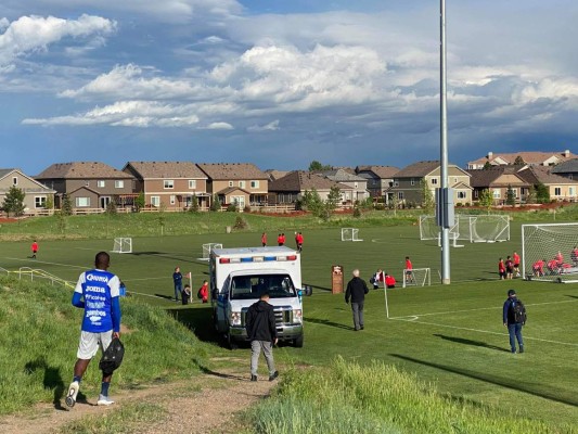 ¡Ambulancia y baño en el autobús! Así fue el primer entreno de la Selección de Honduras en Denver