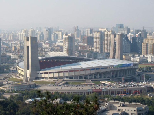 China quiere albergar un Mundial: Los estadios de otro mundo con los que meten presión