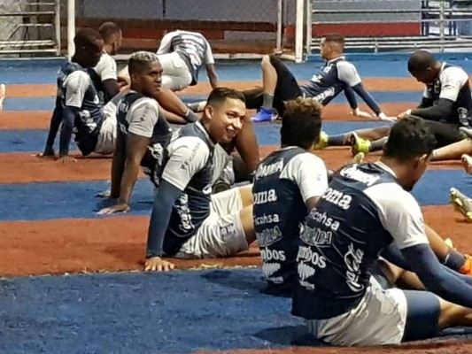 Fuerte lluvia, la esposa del legionario y el gimnasio; así entrenó la Selección