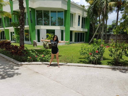 Izza Alfaro la espectacular reina de la zumba en Honduras