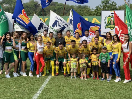 ¡Linda semifinal! Chicas y ambientazo en la ida de la llave Guastatoya-Antigua