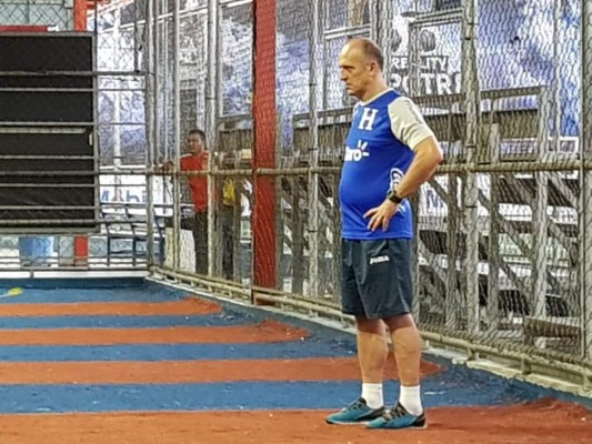 Fuerte lluvia, la esposa del legionario y el gimnasio; así entrenó la Selección