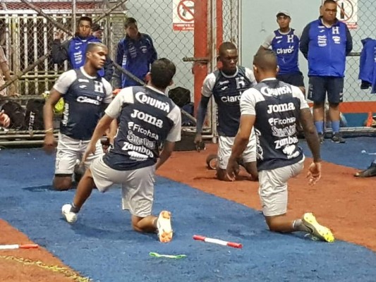 Fuerte lluvia, la esposa del legionario y el gimnasio; así entrenó la Selección