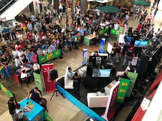 ¡Ambientazo! Así se vivió el arranque del torneo Fornite-DIEZ en Tegucigalpa