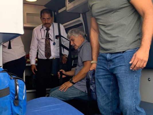 ¡Qué susto! Tuca Ferretti se accidenta y destruye su lujoso Mercedes Benz