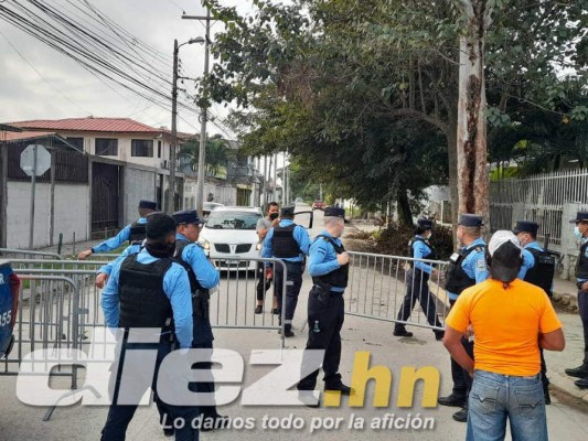 En fotos: Policía Nacional blinda el estadio Yankel Rosenthal horas antes del Marathón-Olimpia