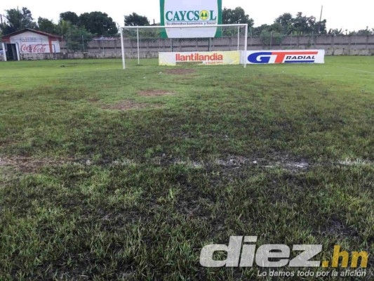 ¡POTRERO! Así de destrozada está la cancha del estadio de Tocoa