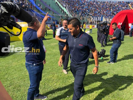 FOTOS: Así vivió Amado Guevara el título de Motagua junto a la barra Revolucionarios