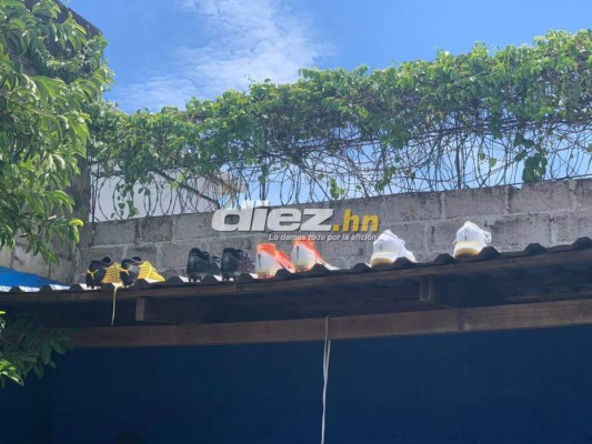 El cocinero, los tacos al sol y sin lujos: los futbolistas del Victoria que viven fuera de excentricidades en la sede