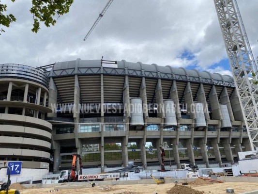 Comenzaron a poner el techo retráctil: Así marcha la remodelación del Santiago Bernabéu