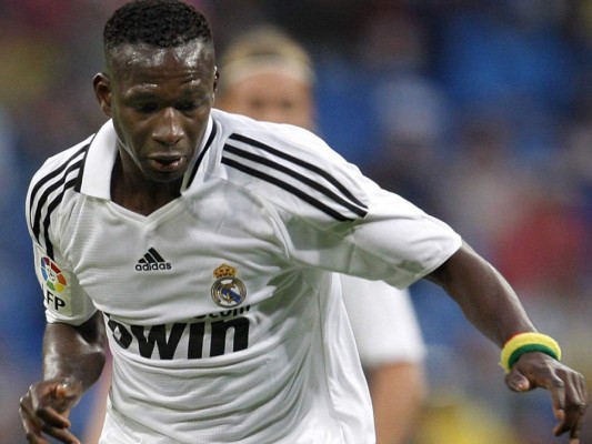 Jugadores de países 'exóticos' que militaron en el Barcelona y Real Madrid