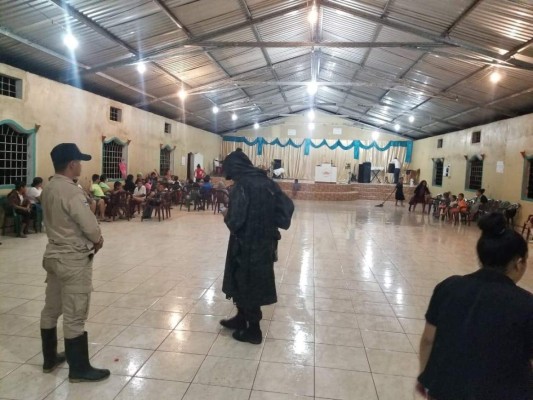 ¡Puentes derrumbados, desbordes y deslizamientos! Huracán Eta sigue causando daños en Honduras