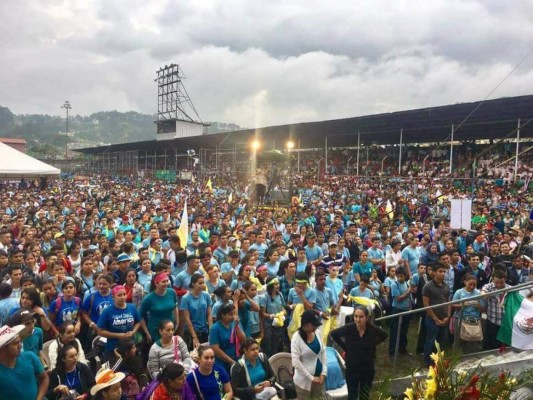 Estadio Sergio Reyes en Santa Rosa de Copán queda destruido tras un evento