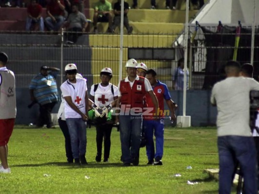 Dramáticas imágenes de Harold Fonseca y el detallazo en la camisa de Emilio Izaguirre
