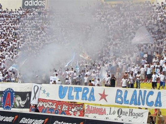 TOP: Las aficiones más apasionadas del fútbol centroamericano