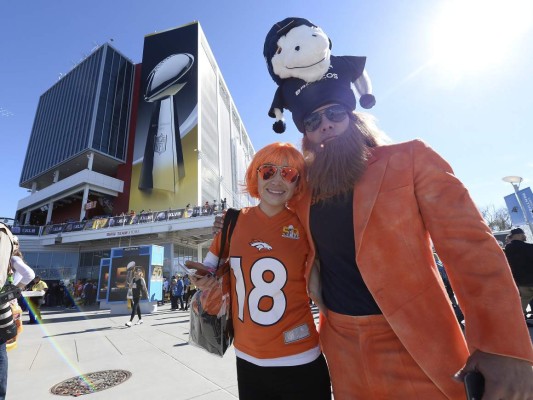 Gran ambiente en el Levi's Stadium previo al Super Bowl 50
