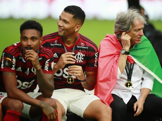 Cifras millonarias, carro blindado y viajes: Los detalles del contrato del DT de Flamengo &nbsp;&nbsp;