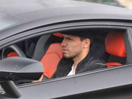 El espectacular Lamborghini que el Kun Agüero tiene abandonado: 'Está con telarañas”