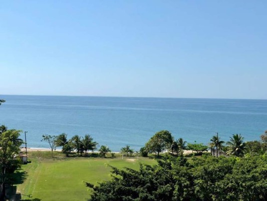 Honduras: Las bonitas canchas donde se juega fútbol burocrático