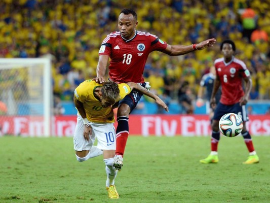 La trágica lesión de Neymar en imágenes.