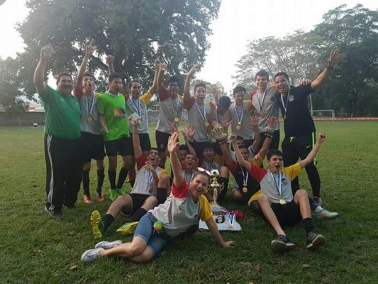 Happy New Dawn se lució en torneo de escuelas bilingües