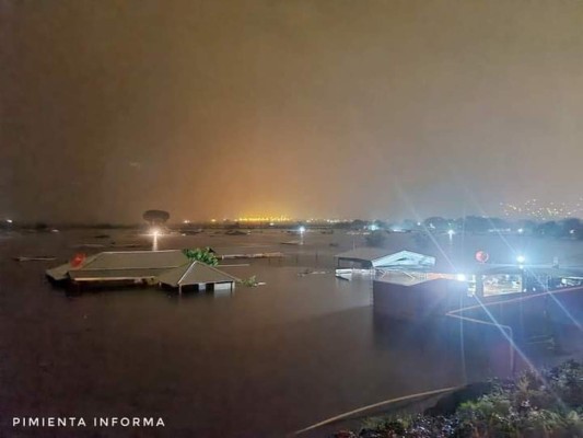 Honduras vive una noche de terror: depresión tropical Eta deja desastres en varias zonas del país