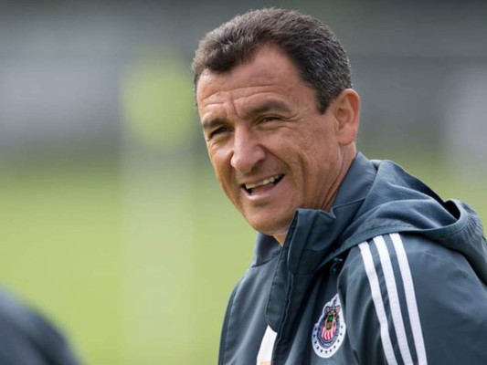 Mundialistas, interinatos y pruebas: Los 27 entrenadores que ha tenido Chivas en la era de Jorge Vergara