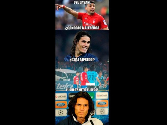 Los memes que dejó el dedazo de Jara a Cavani en el Chile-Uruguay