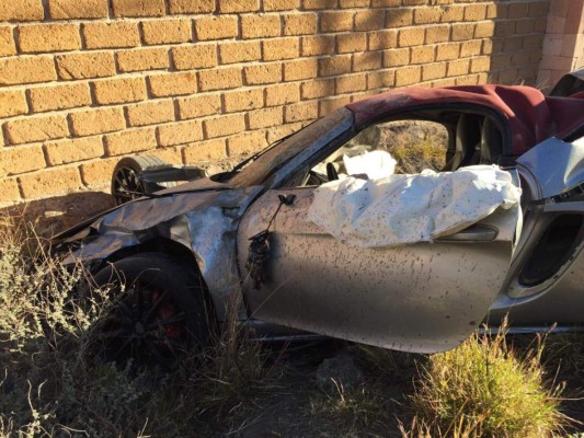 Así quedó el Porsche del futbolista mexicano Javier Cortés tras sufrir un terrible accidente&nbsp;&nbsp;&nbsp;